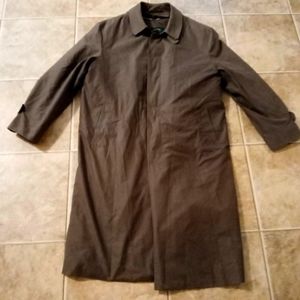 Men's size 44 R Lauren Ralph Lauren lined brown trench coat with removable liner